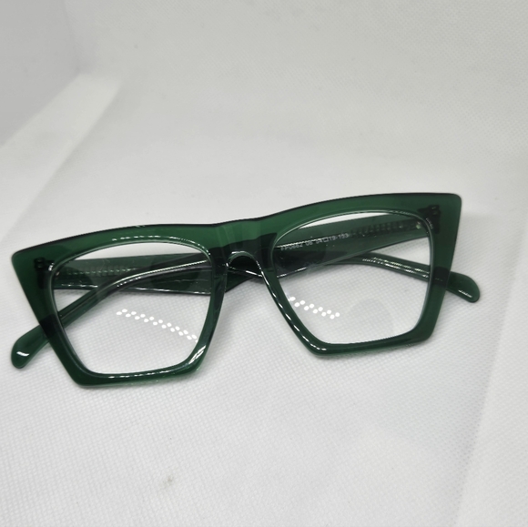 Cat-Eye Glasses - Picture 7 of 9